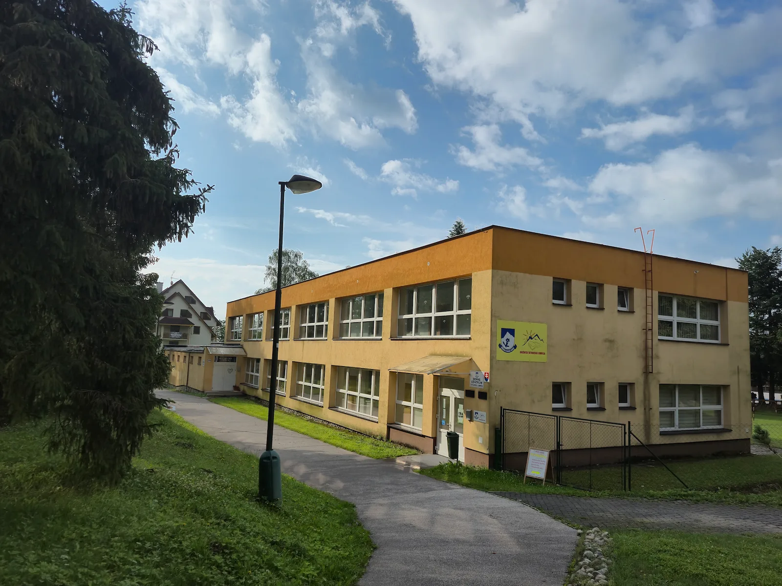 Súčasný stav budovy denného centra a materskej školy v Tatranskej Lomnici